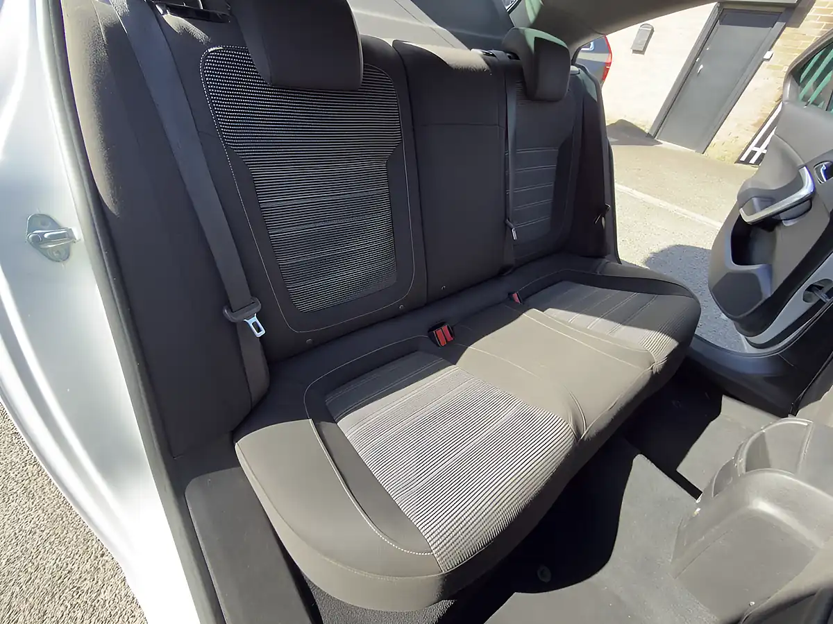 Used 2015 Vauxhall Insignia Sri White - Interior and Exterior details 14