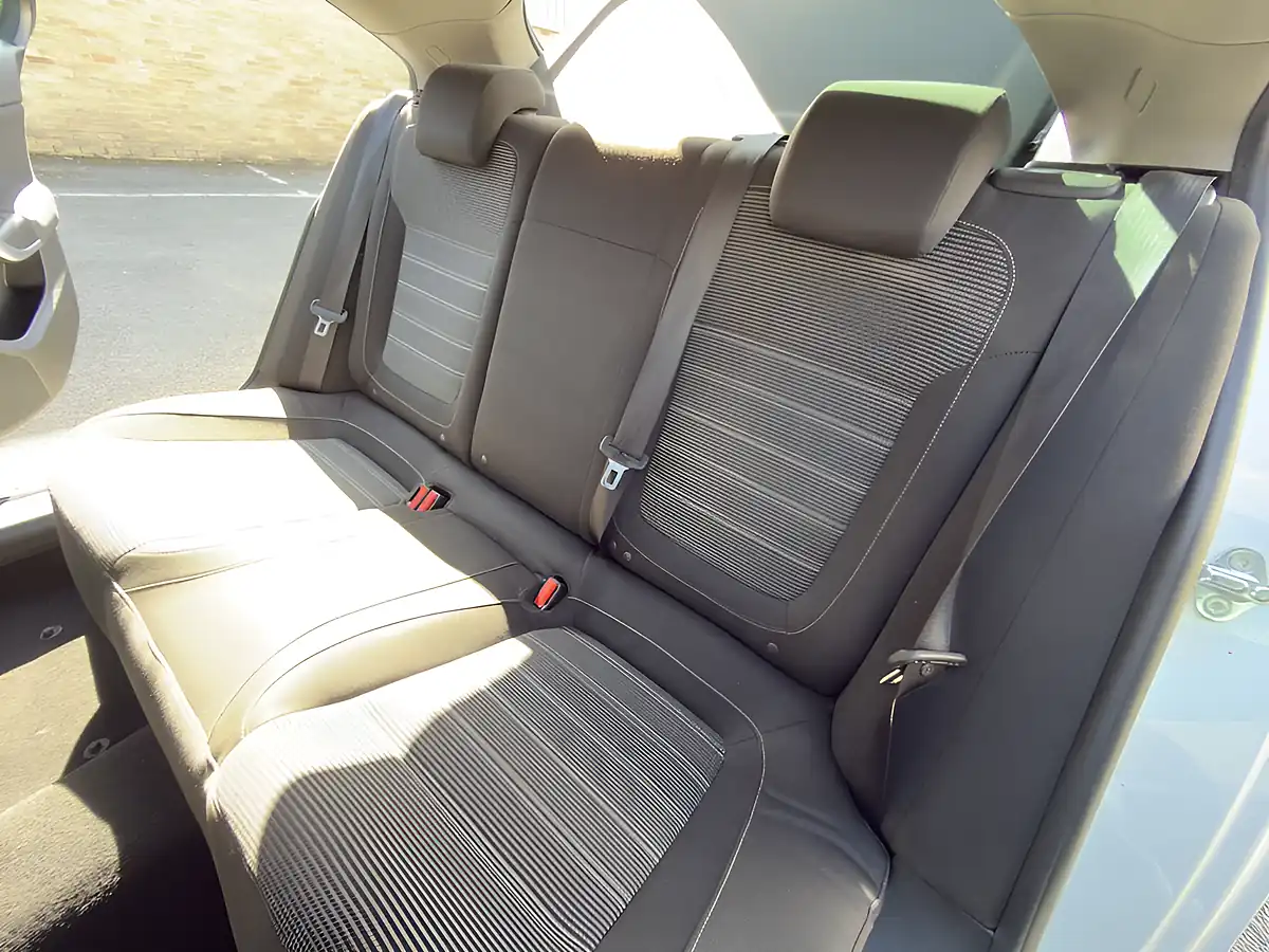Used 2015 Vauxhall Insignia Sri White - Interior and Exterior details 19