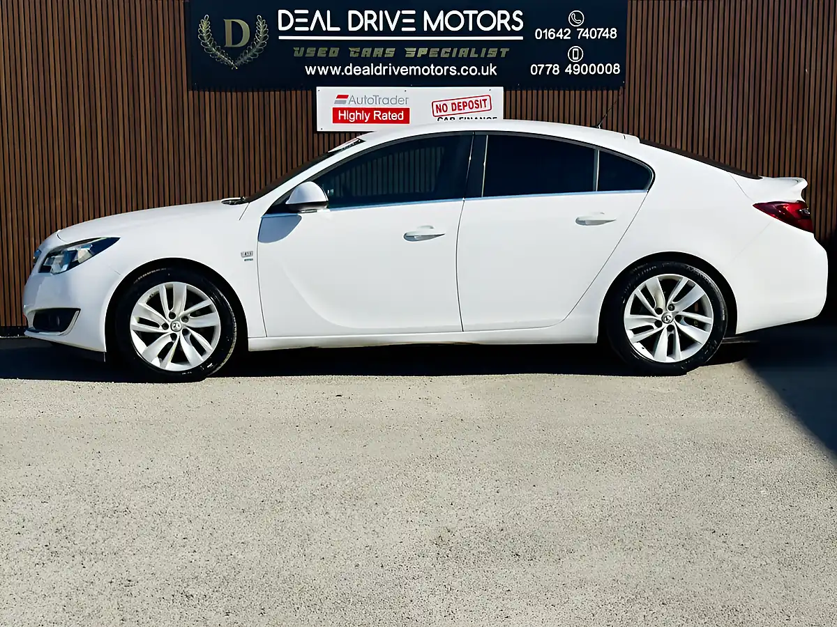 Used 2015 Vauxhall Insignia Sri White - Interior and Exterior details 4