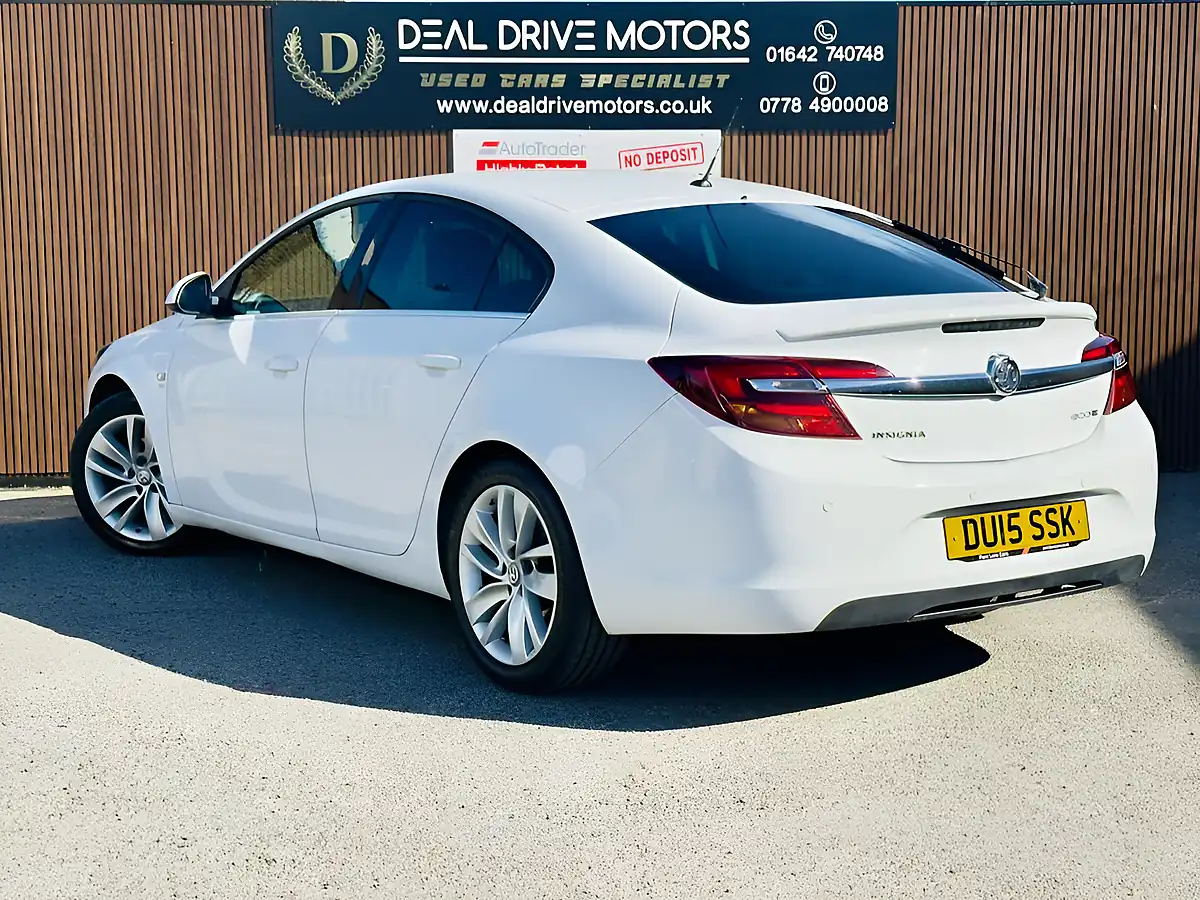 Used 2015 Vauxhall Insignia Sri White - Interior and Exterior details 5