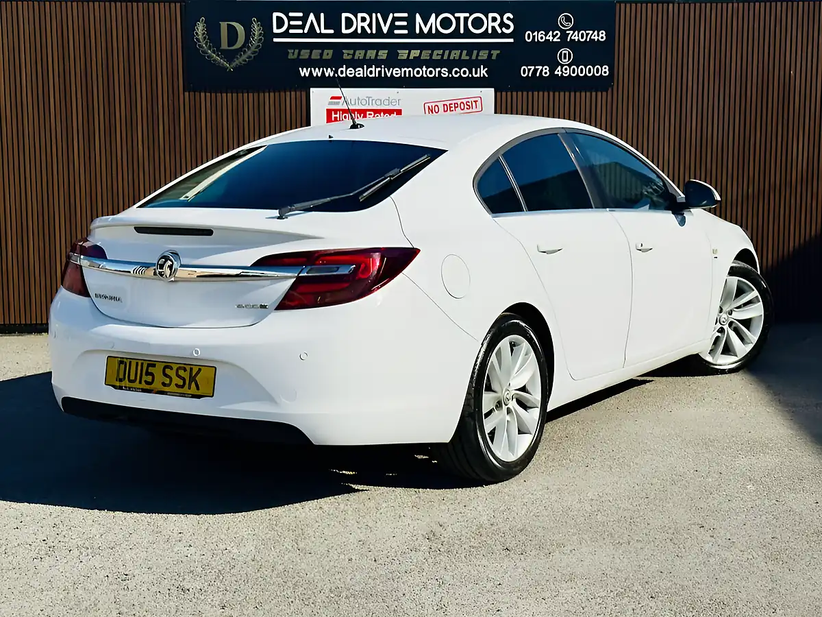 Used 2015 Vauxhall Insignia Sri White - Interior and Exterior details 7