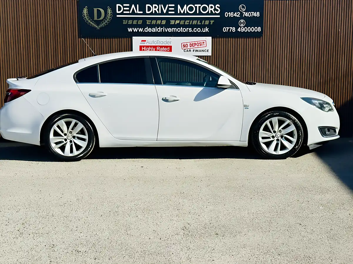 Used 2015 Vauxhall Insignia Sri White - Interior and Exterior details 8