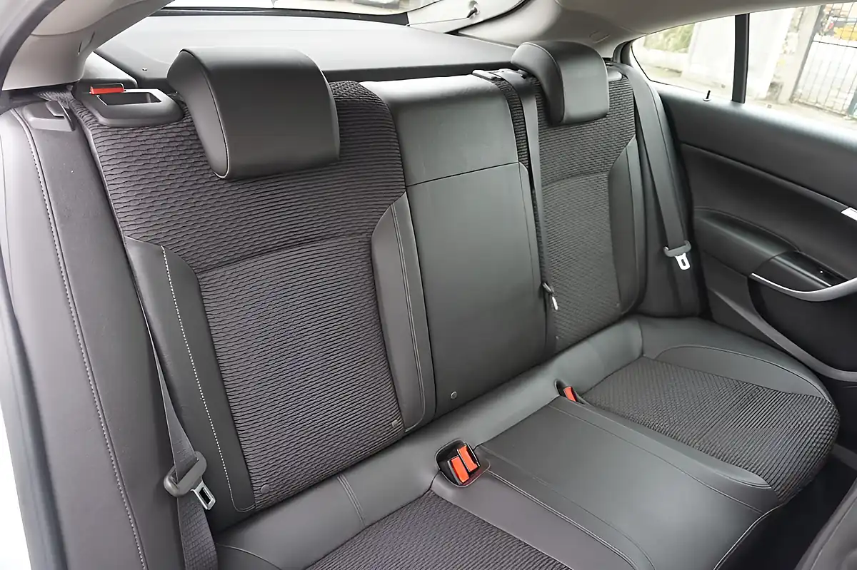 Used 2015 Vauxhall Insignia Tech Line Silver - Interior and Exterior details 12