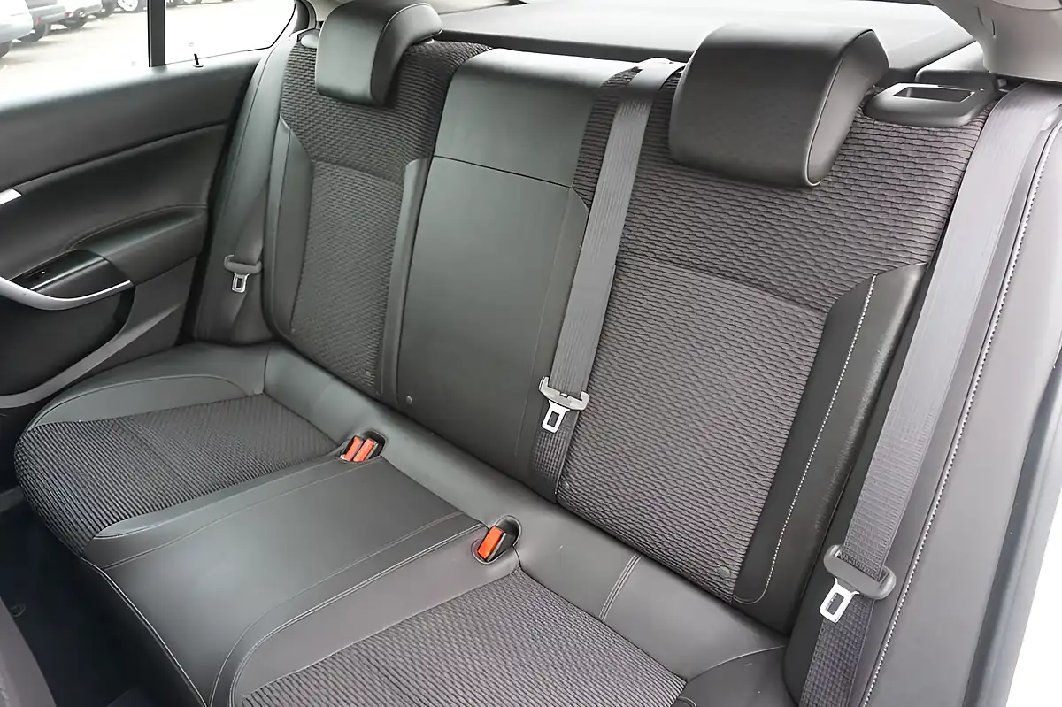 Used 2015 Vauxhall Insignia Tech Line Silver - Interior and Exterior details 13
