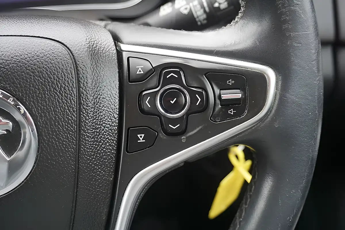 Used 2015 Vauxhall Insignia Tech Line Silver - Interior and Exterior details 18