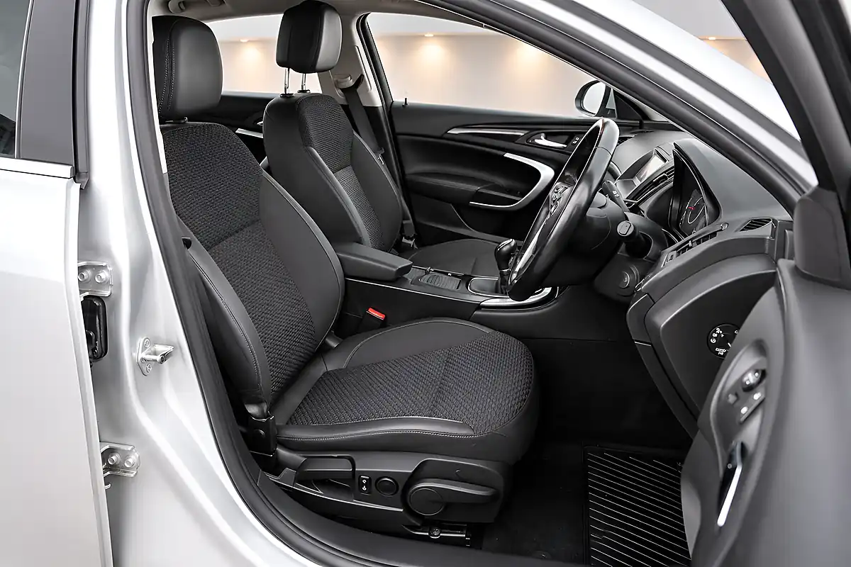 Used 2015 Vauxhall Insignia Tech Line Silver - Interior and Exterior details 10