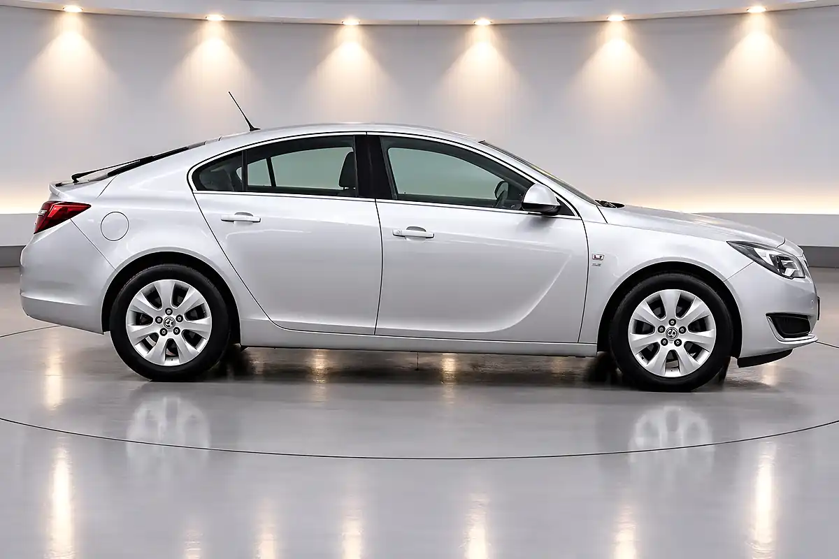 Used 2015 Vauxhall Insignia Tech Line Silver - Interior and Exterior details 3