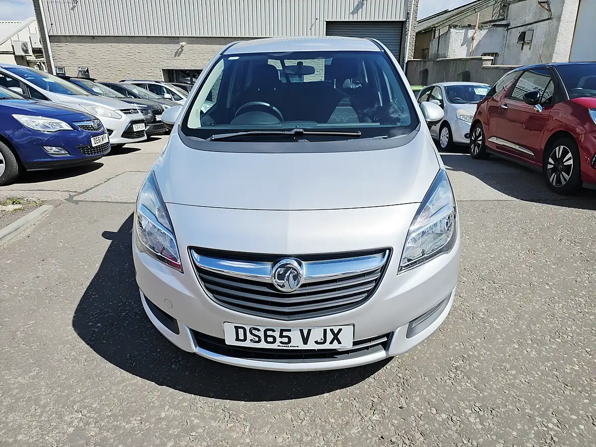 Used 2015 Vauxhall Meriva Exclusiv Silver - Front View