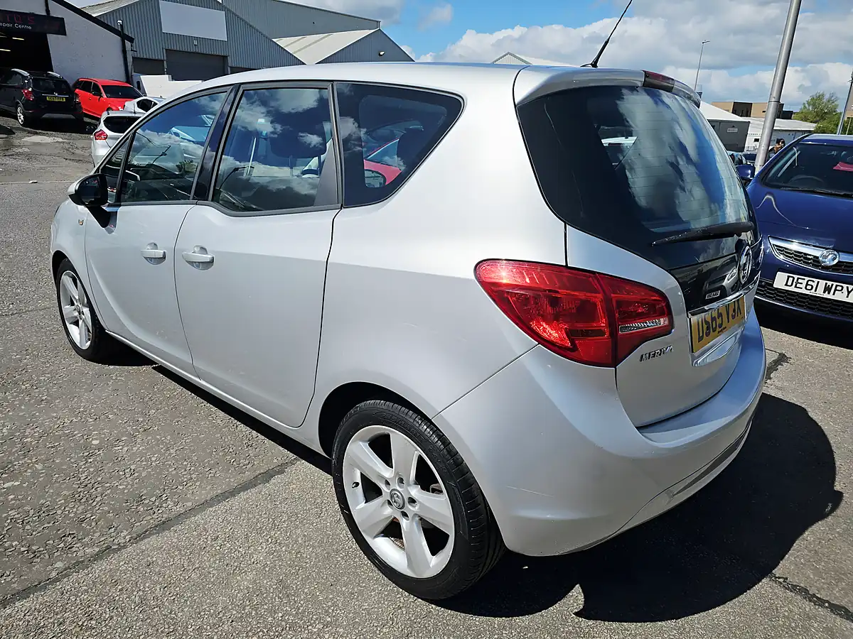 Used 2015 Vauxhall Meriva Exclusiv Silver - Interior and Exterior details 3
