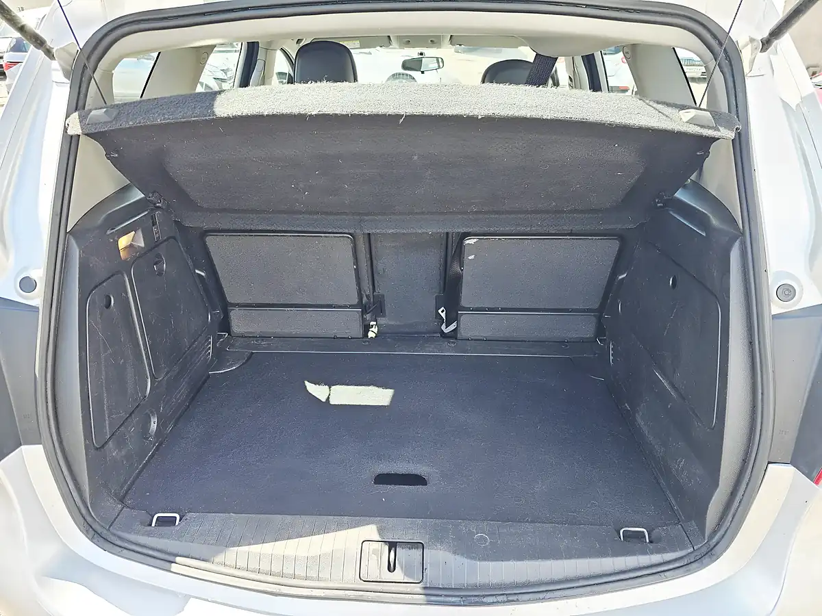 Used 2015 Vauxhall Meriva Exclusiv Silver - Interior and Exterior details 7