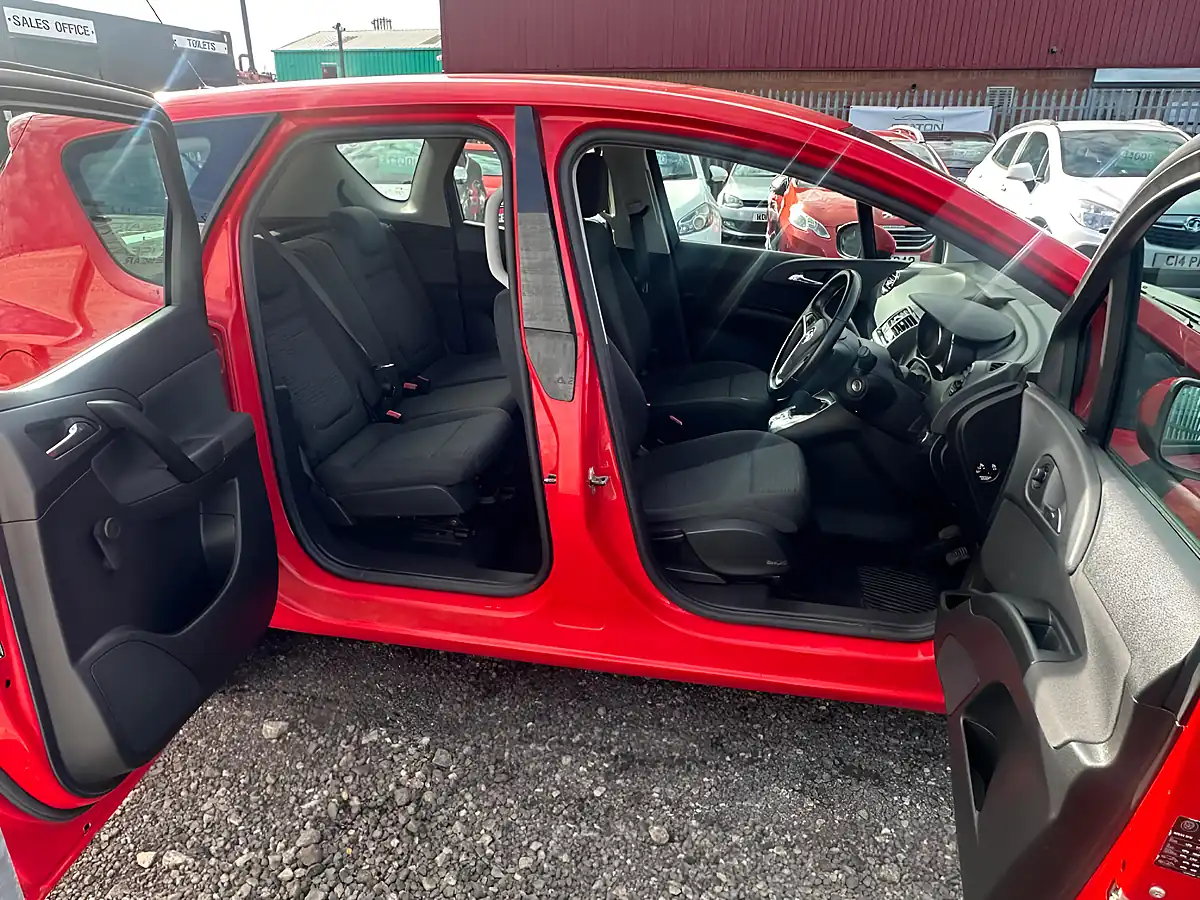 Used 2015 Vauxhall Meriva Life Red - Interior and Exterior details 11
