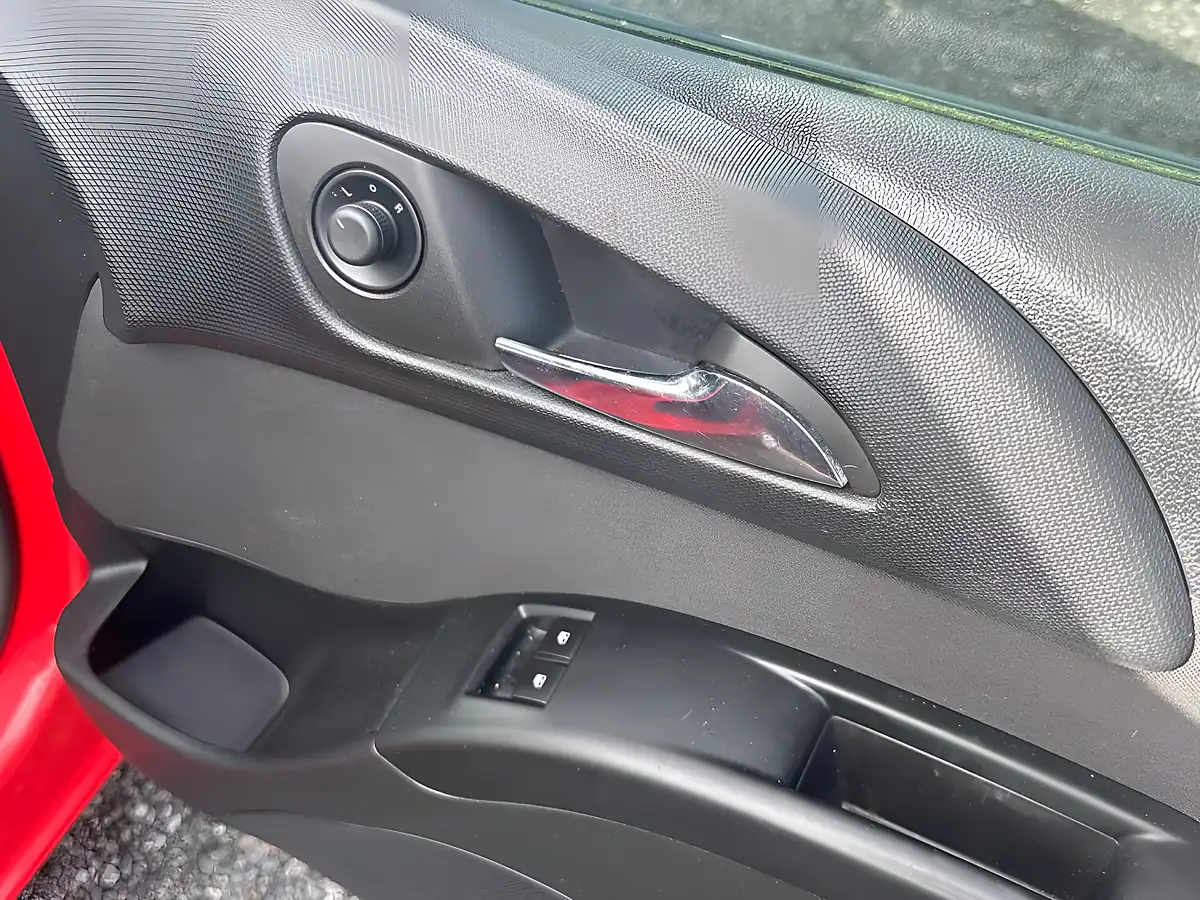 Used 2015 Vauxhall Meriva Life Red - Interior and Exterior details 14