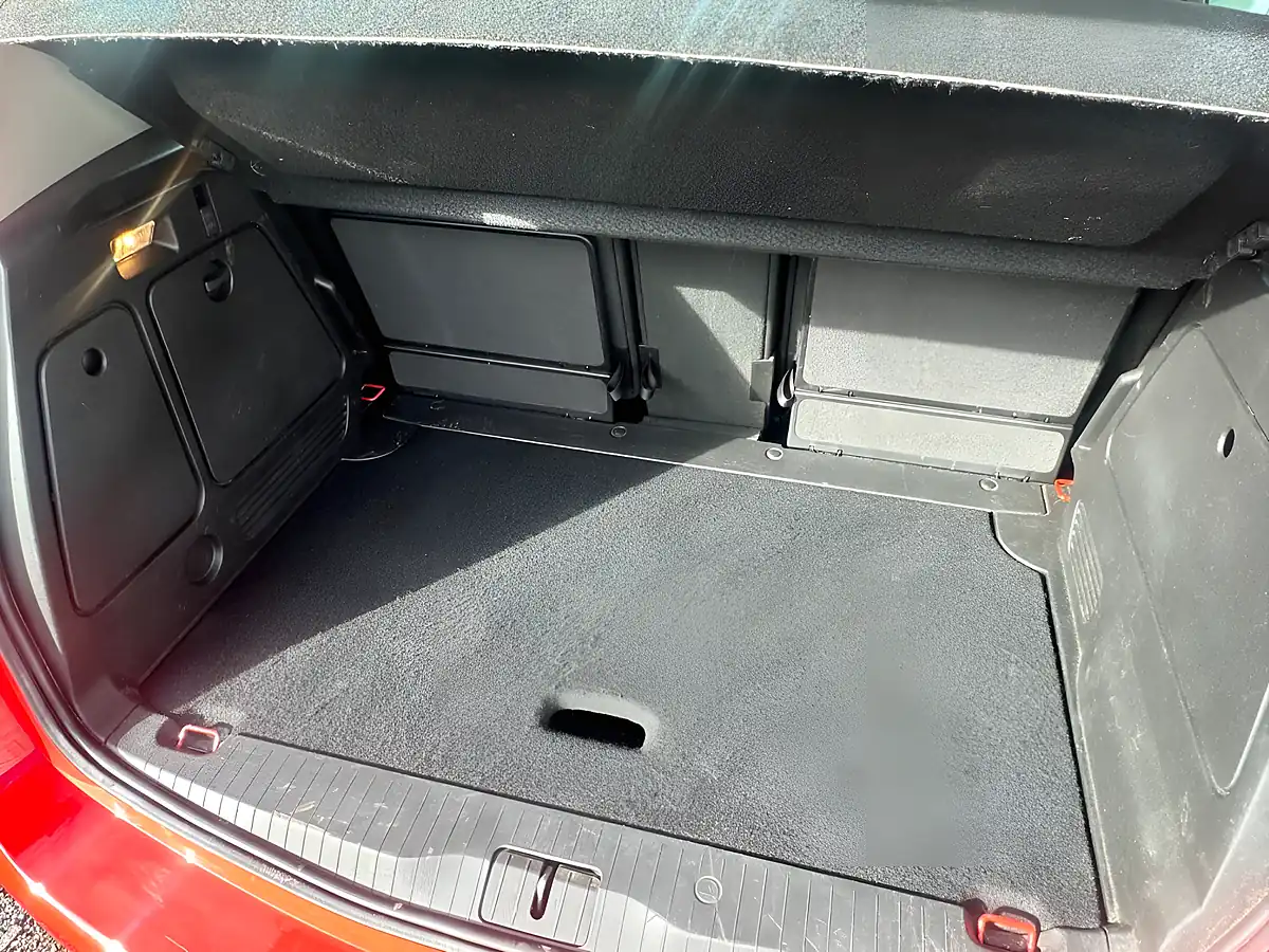 Used 2015 Vauxhall Meriva Life Red - Interior and Exterior details 9