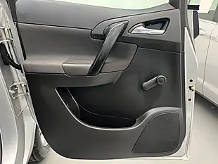 Used 2015 Vauxhall Meriva Life Silver - Interior and Exterior details 11