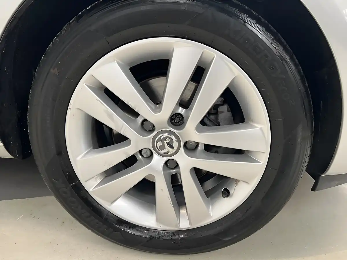 Used 2015 Vauxhall Meriva Life Silver - Interior and Exterior details 14
