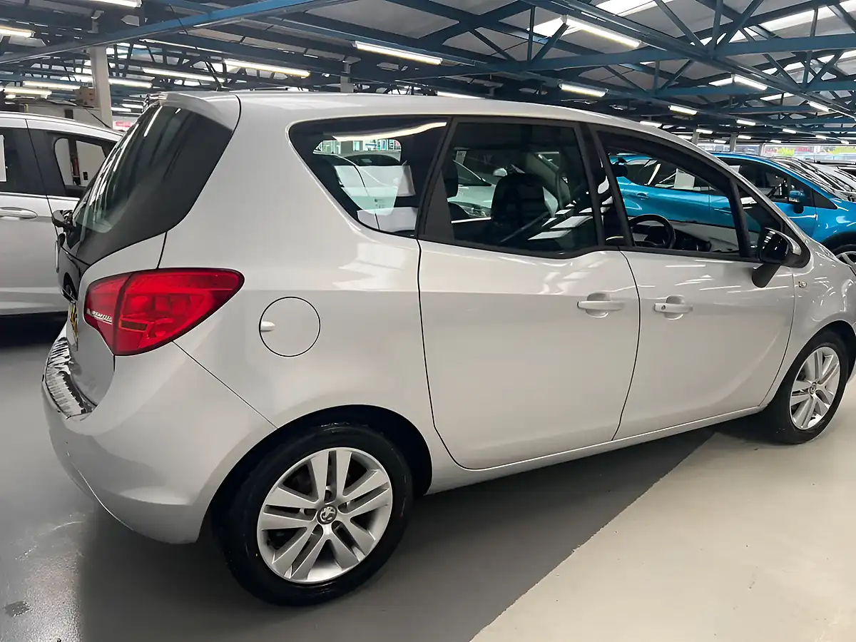 Used 2015 Vauxhall Meriva Life Silver - Interior and Exterior details 8