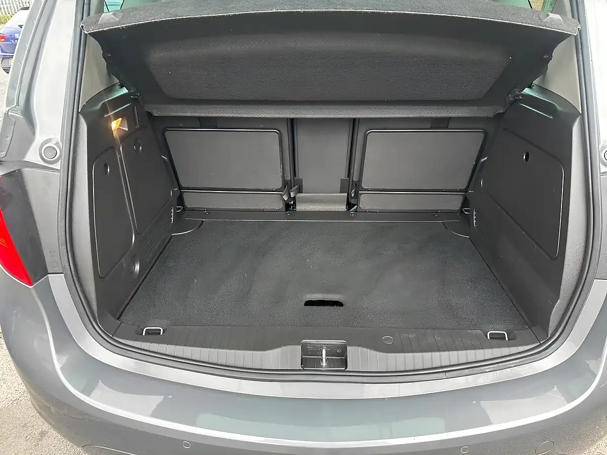 Used 2015 Vauxhall Meriva Se Grey - Interior and Exterior details 12