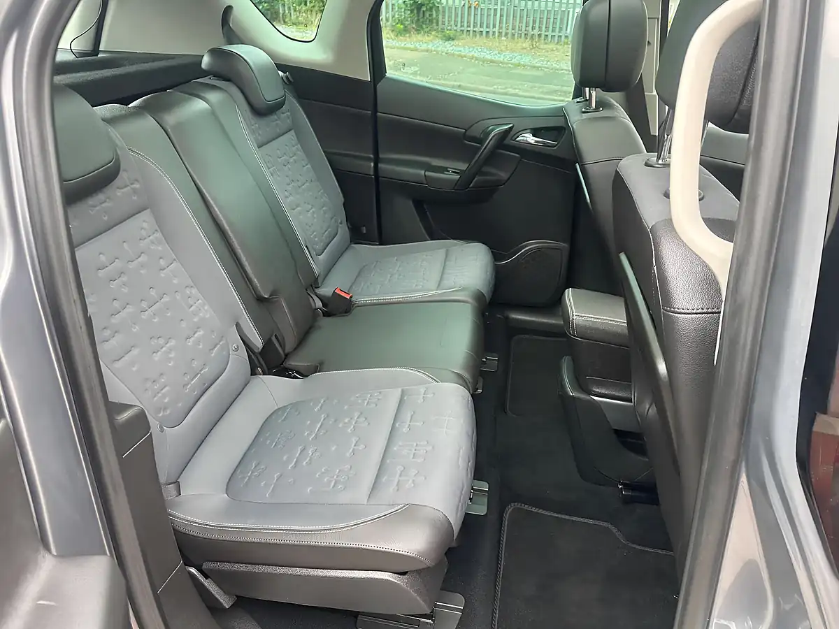 Used 2015 Vauxhall Meriva Se Grey - Interior and Exterior details 16