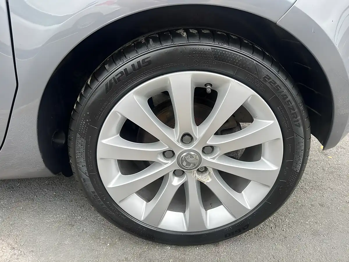 Used 2015 Vauxhall Meriva Se Grey - Interior and Exterior details 20