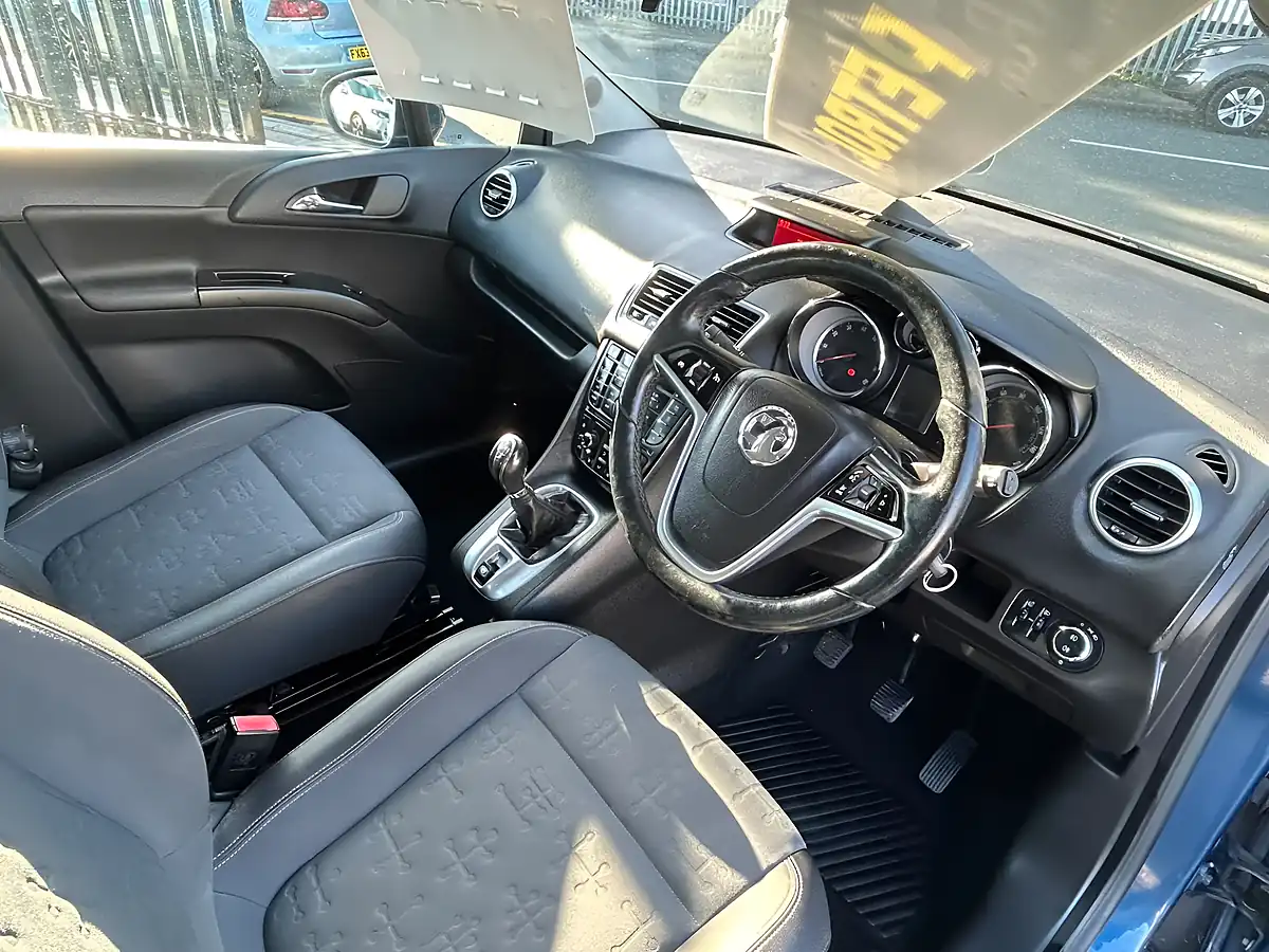 Used 2015 Vauxhall Meriva Tech Line Blue - Interior and Exterior details 10