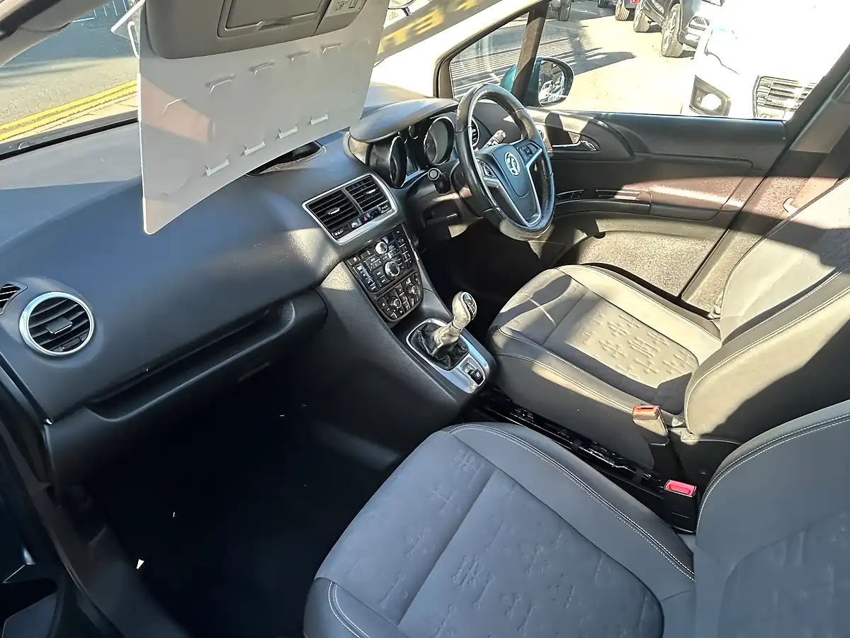 Used 2015 Vauxhall Meriva Tech Line Blue - Interior and Exterior details 12