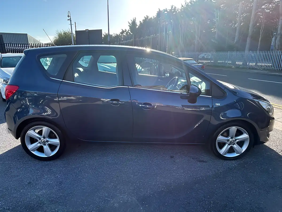 Used 2015 Vauxhall Meriva Tech Line Blue - Interior and Exterior details 7