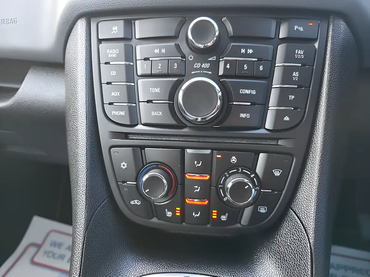 Used 2015 Vauxhall Meriva Tech Line Grey - Interior and Exterior details 13