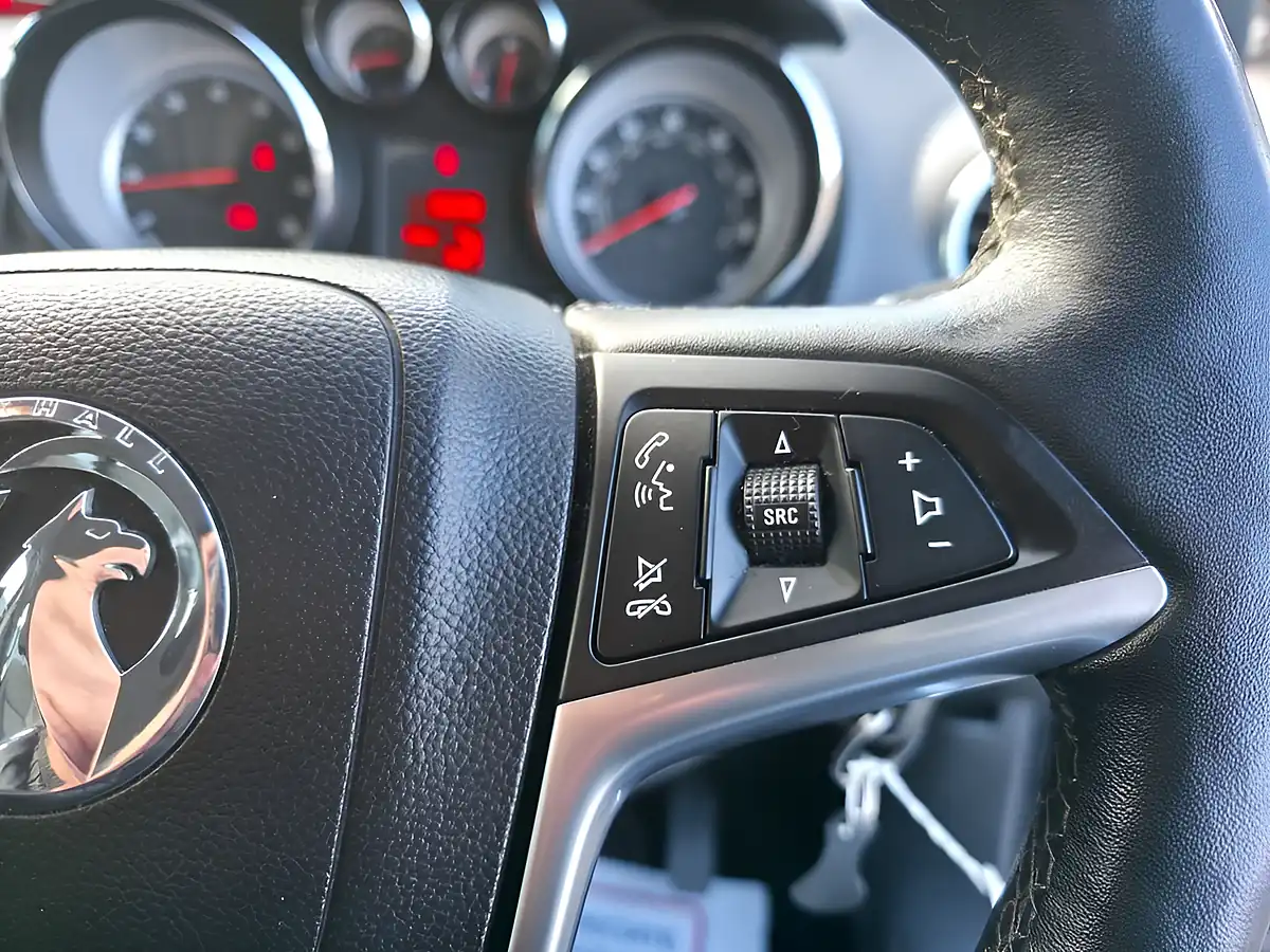 Used 2015 Vauxhall Meriva Tech Line Grey - Interior and Exterior details 17