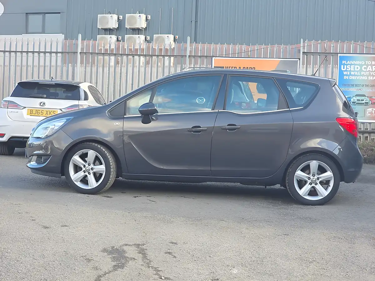 Used 2015 Vauxhall Meriva Tech Line Grey - Interior and Exterior details 18