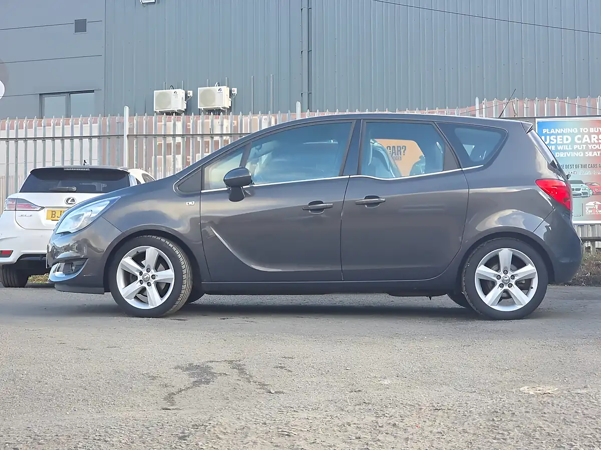 Used 2015 Vauxhall Meriva Tech Line Grey - Interior and Exterior details 19