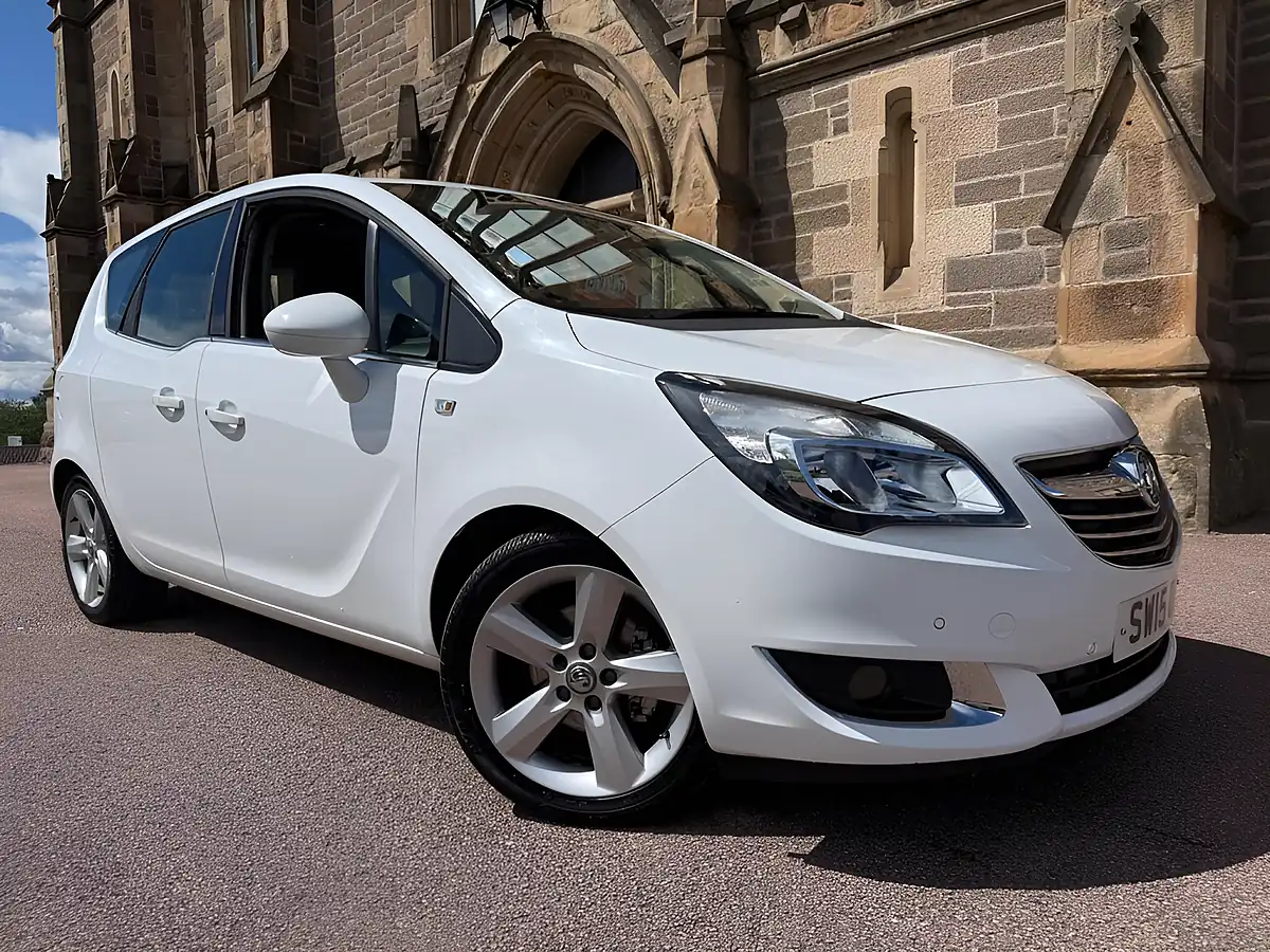 Used 2015 Vauxhall Meriva Tech Line White - Front View
