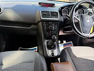 Used 2015 Vauxhall Meriva Tech Line White - Interior and Exterior details 12