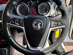 Used 2015 Vauxhall Meriva Tech Line White - Interior and Exterior details 16