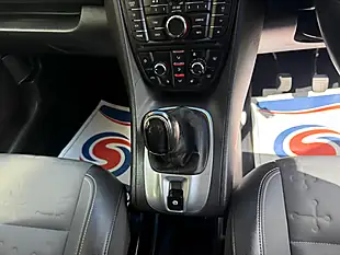 Used 2015 Vauxhall Meriva Tech Line White - Interior and Exterior details 17