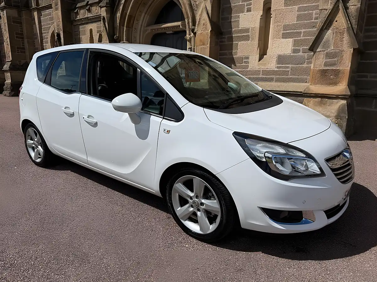 Used 2015 Vauxhall Meriva Tech Line White - Interior and Exterior details 2