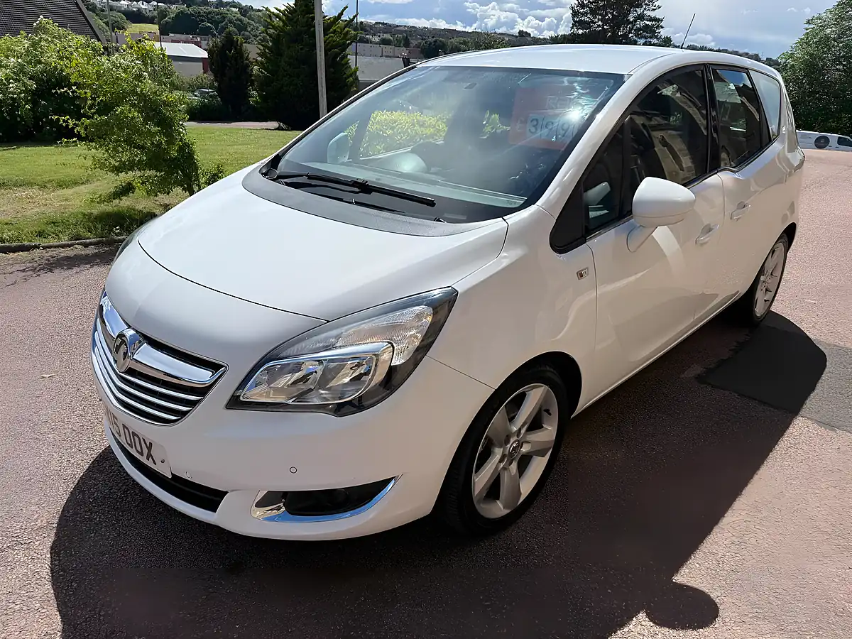 Used 2015 Vauxhall Meriva Tech Line White - Interior and Exterior details 5
