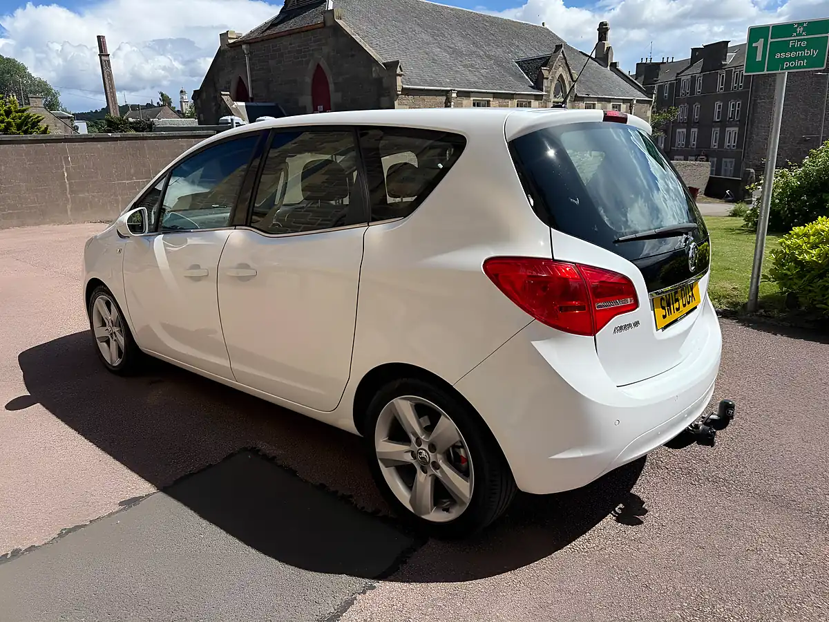 Used 2015 Vauxhall Meriva Tech Line White - Interior and Exterior details 6