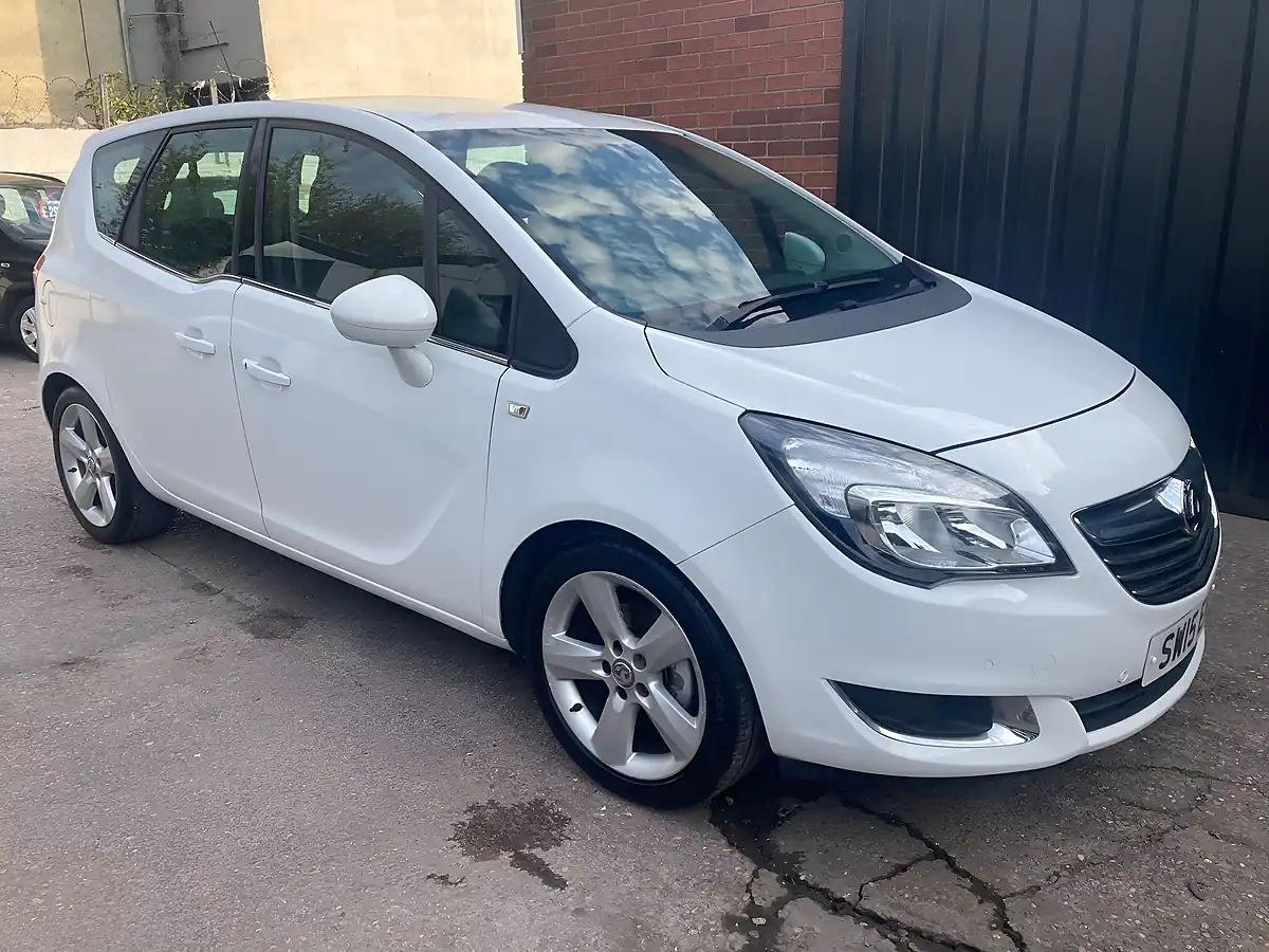 Used 2015 Vauxhall Meriva Tech Line White - Front View