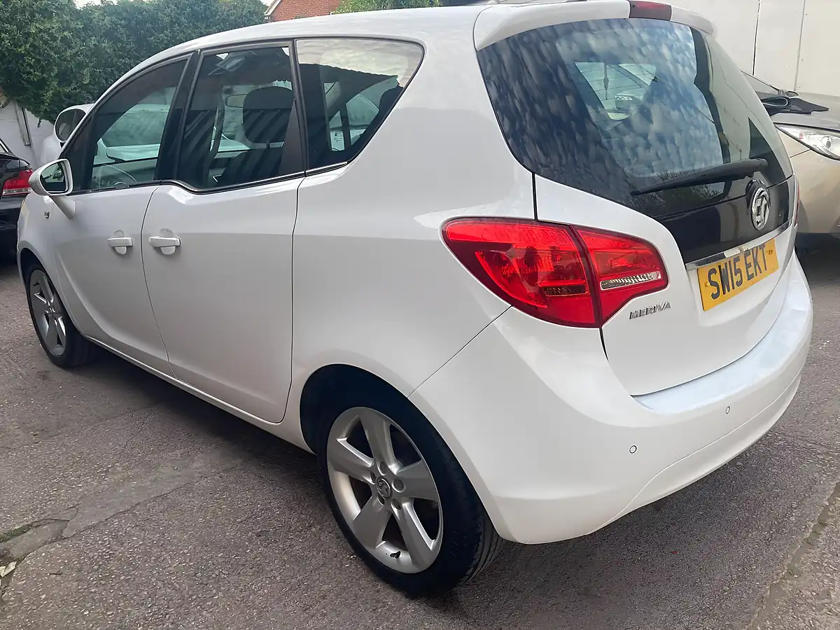 Used 2015 Vauxhall Meriva Tech Line White - Interior and Exterior details 4