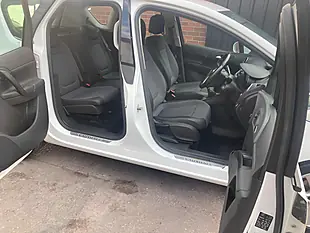 Used 2015 Vauxhall Meriva Tech Line White - Interior and Exterior details 9