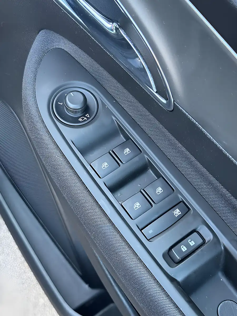 Used 2015 Vauxhall Mokka Exclusiv Black - Interior and Exterior details 12