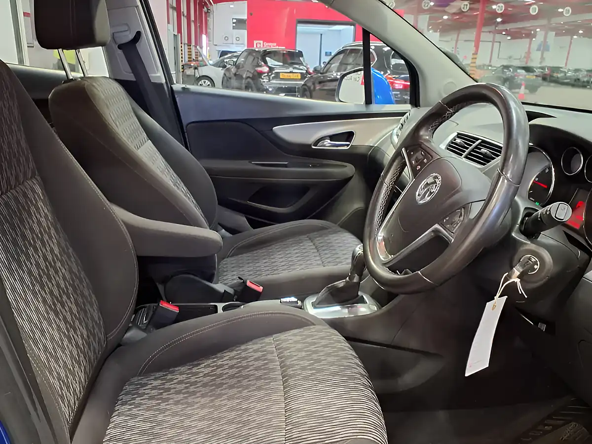 Used 2015 Vauxhall Mokka Exclusiv Blue - Interior and Exterior details 6