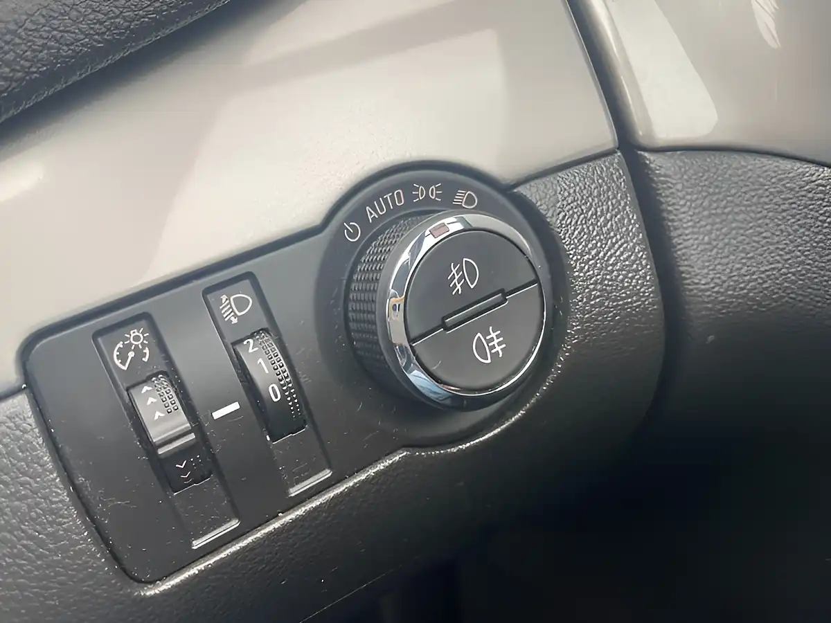 Used 2015 Vauxhall Mokka Exclusiv Blue - Interior and Exterior details 13