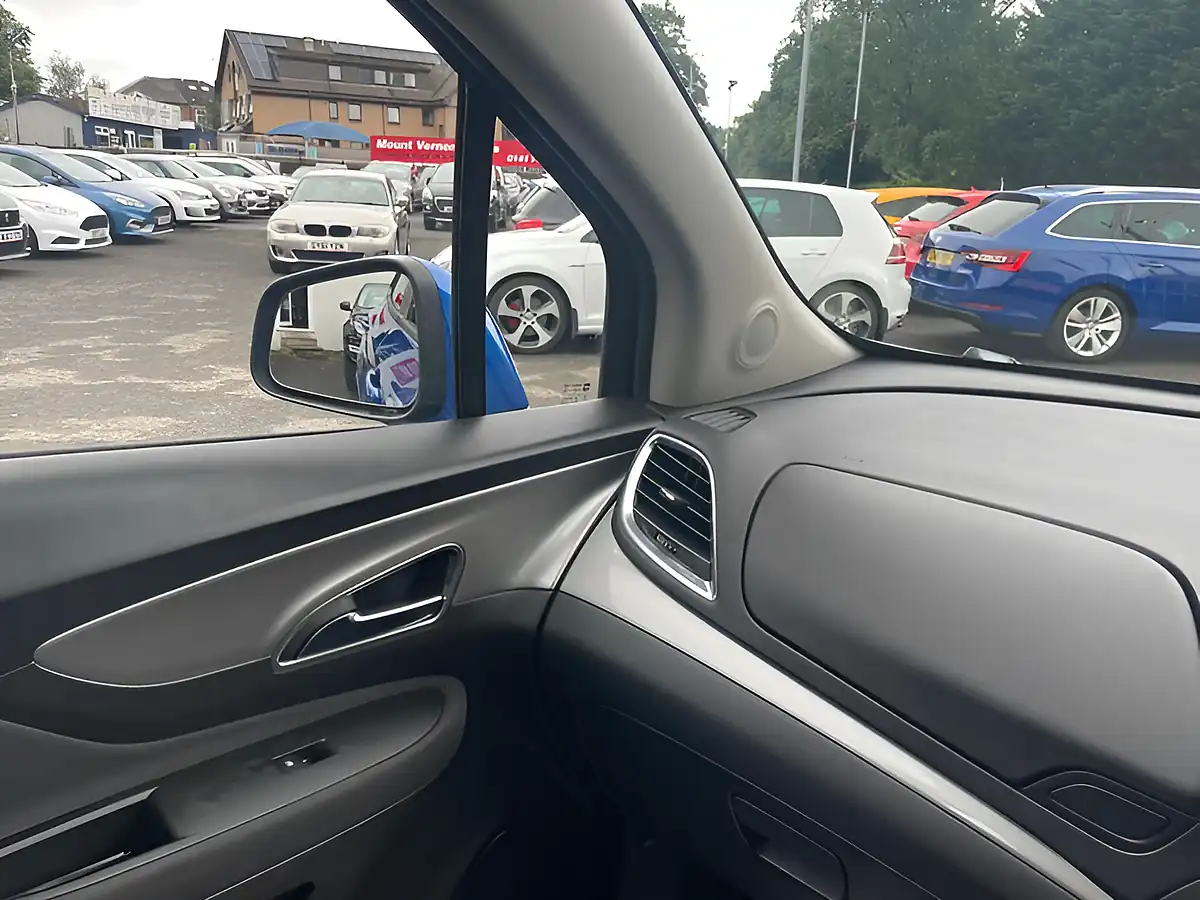 Used 2015 Vauxhall Mokka Exclusiv Blue - Interior and Exterior details 17