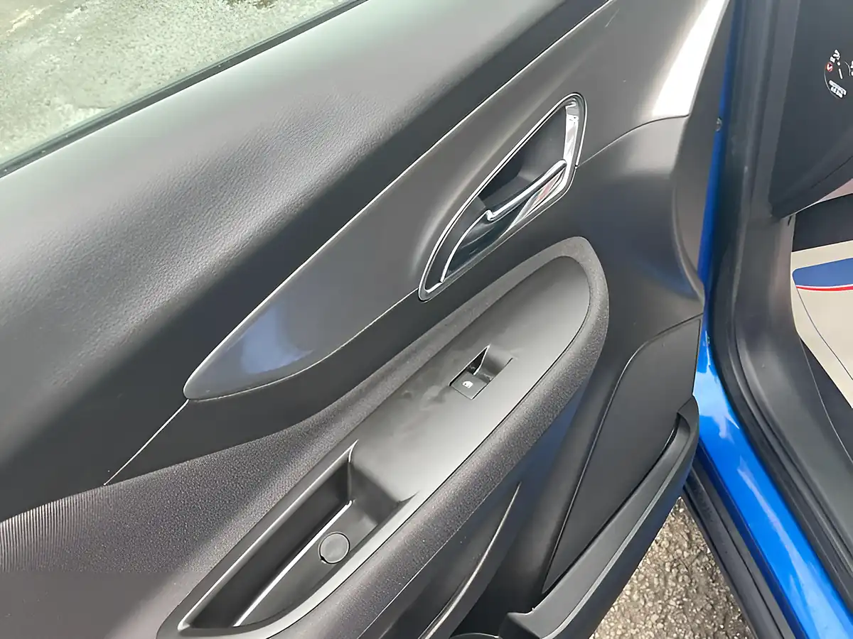 Used 2015 Vauxhall Mokka Exclusiv Blue - Interior and Exterior details 20