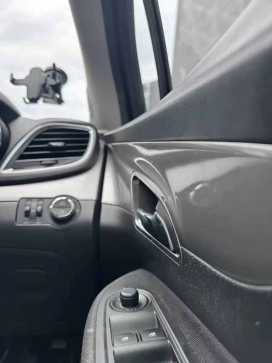 Used 2015 Vauxhall Mokka Exclusiv Blue - Interior and Exterior details 19