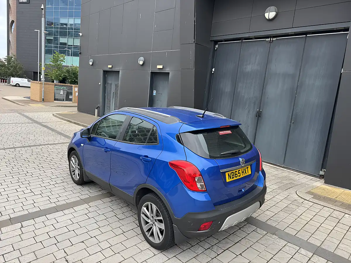 Used 2015 Vauxhall Mokka Exclusiv Blue - Interior and Exterior details 7
