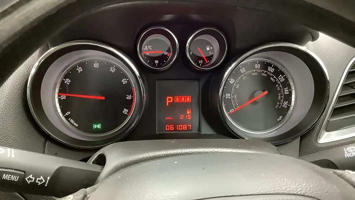 Used 2015 Vauxhall Mokka Exclusiv Blue - Interior and Exterior details 15