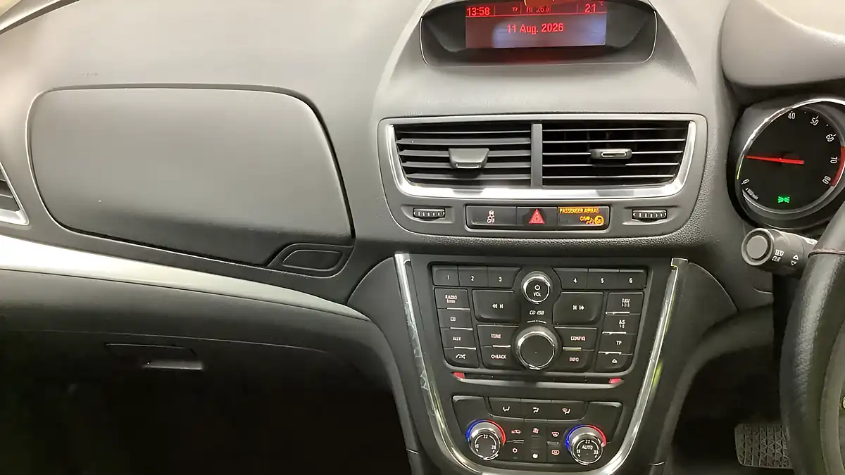 Used 2015 Vauxhall Mokka Exclusiv Blue - Interior and Exterior details 16