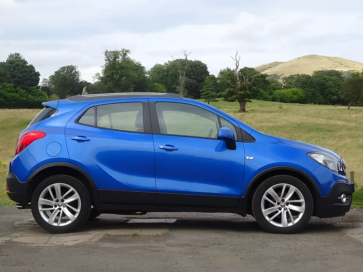 Used 2015 Vauxhall Mokka Exclusiv Blue - Interior and Exterior details 11